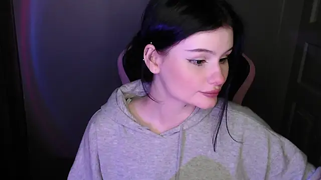 Moon raven online show from February 2026 01:06:02 AM