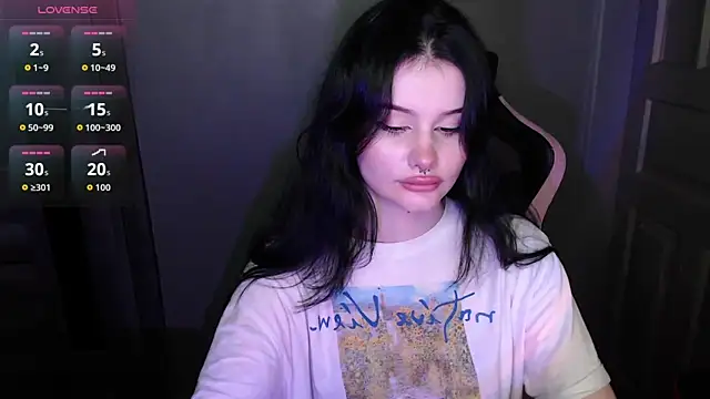 Moon raven online show from March 2026 11:15:01 PM