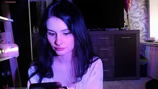 Moon raven online show from April 2026 03:34:01 PM