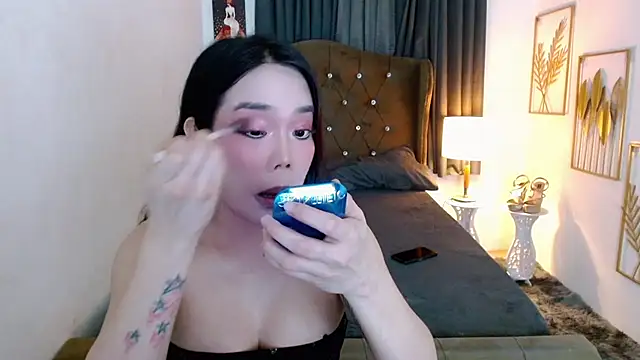 Snapshot of hollyyumiloove chatting on July 2026 10:55:01 AM hollyyumiloove online show from July 2026 10:55:01 AM