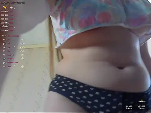 LustfulSarah online show from April 2026 05:36:01 PM