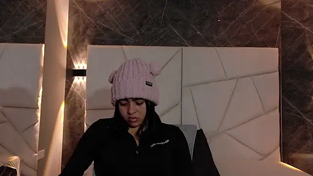 Snapshot of mia_violet8 chatting on November 2025 01:50:02 AM mia violet8 online show from November 2025 01:50:02 AM