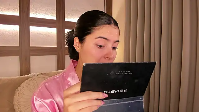 SarhaVega online show from March 2026 01:05:01 PM