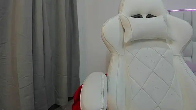 mask red girl online show from March 2026 12:55:01 PM