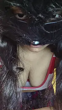 SameeraReddy19 online show from December 2025 02:03:01 PM