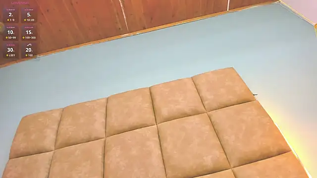 Natalia Saenz  online show from January 2026 12:29:01 PM