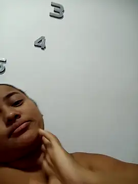 Luna-Morales online show from December 2025 05:38:02 AM