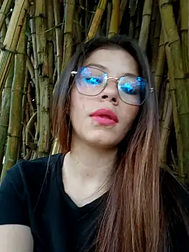 Renata Honey online show from November 2025 05:38:01 PM