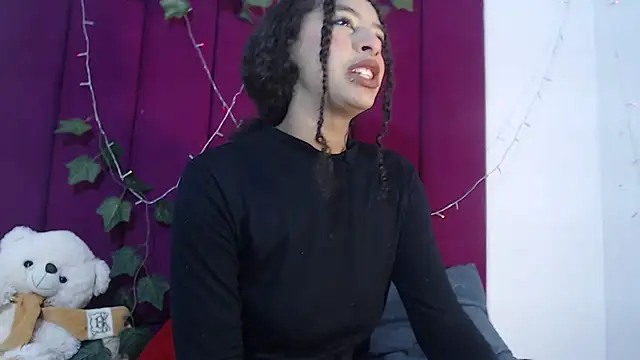 Snapshot of Tinyy_Star chatting on December 2025 07:07:02 PM Tinyy Star online show from December 2025 07:07:02 PM