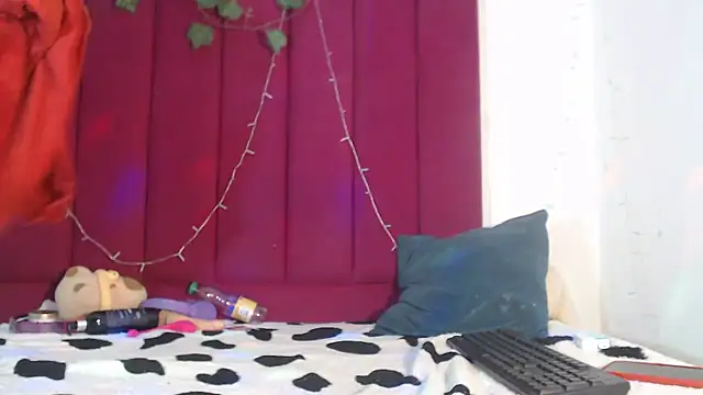 Snapshot of Tinyy_Star chatting on January 2026 10:24:01 PM Tinyy Star online show from January 2026 10:24:01 PM