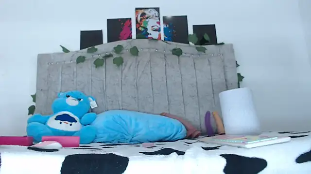 Tinyy Star online show from March 2026 04:34:02 PM