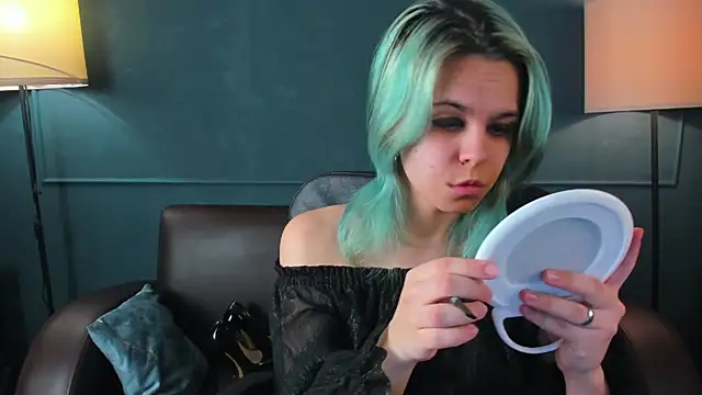 Snapshot of LiraBelle chatting on February 2026 03:17:01 AM LiraBelle online show from February 2026 03:17:01 AM