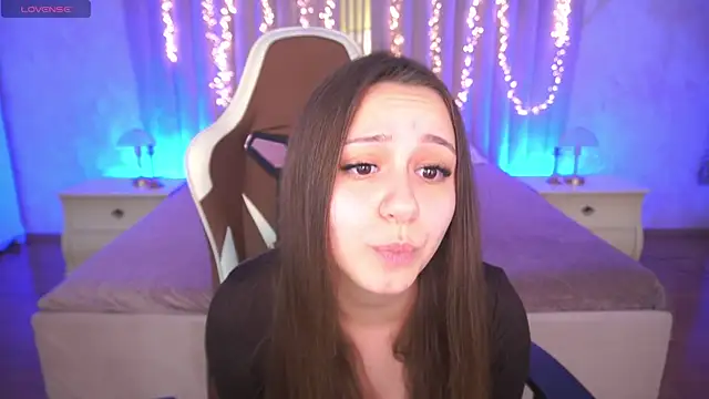 TinyNatalie online show from March 2026 01:23:02 PM