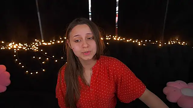 TinyNatalie online show from May 2026 09:00:02 PM
