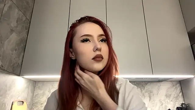 Snapshot of DaphineMckoy chatting on December 2025 08:19:01 AM DaphineMckoy online show from December 2025 08:19:01 AM