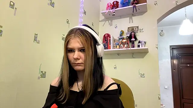 TraceeSchutt online show from December 2025 01:18:02 PM