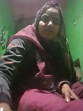 Snapshot of Pooja_hote chatting on November 2025 05:28:02 PM Pooja hote online show from November 2025 05:28:02 PM