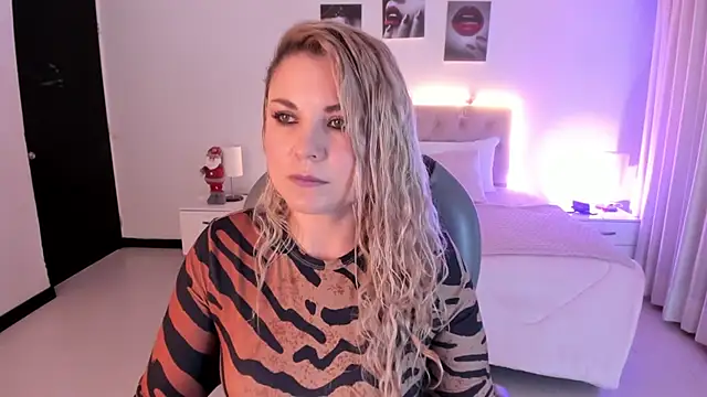 Violeta Hotter online show from November 2025 10:59:01 AM