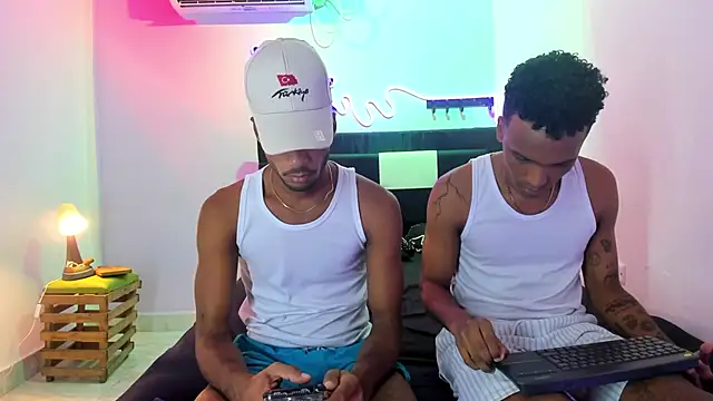 Black Guys Pervert  online show from November 2025 01:11:01 PM