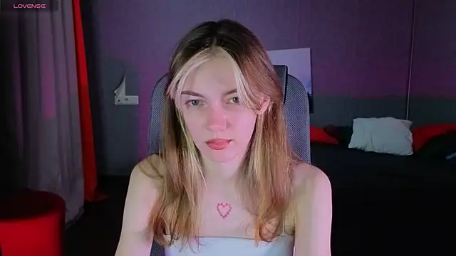 MILLIE MUR online show from January 2026 05:12:01 AM