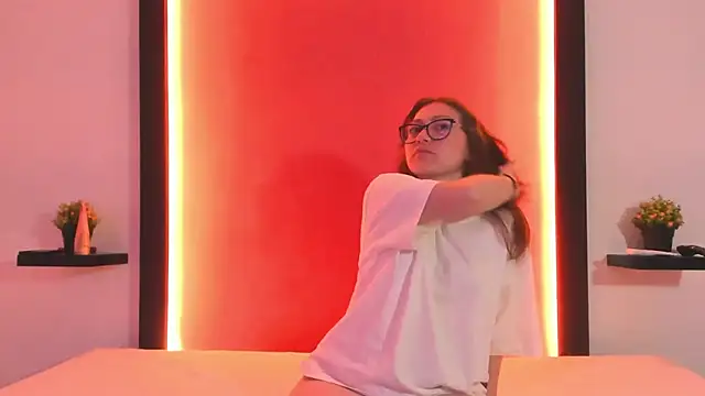 Snapshot of Lirio_09 chatting on December 2025 12:21:02 PM Lirio 09 online show from December 2025 12:21:02 PM