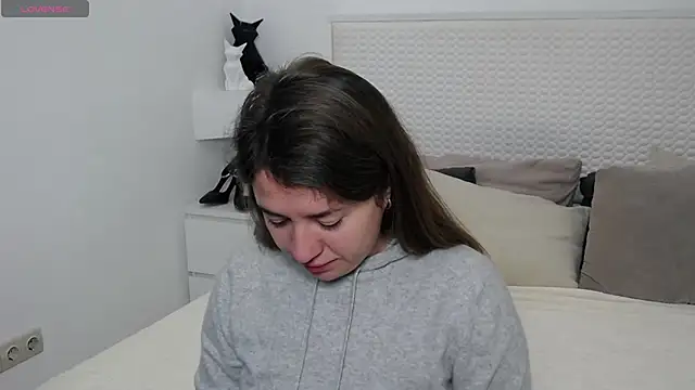 Snapshot of Leona_Rae chatting on November 2025 07:33:02 AM Leona Rae online show from November 2025 07:33:02 AM