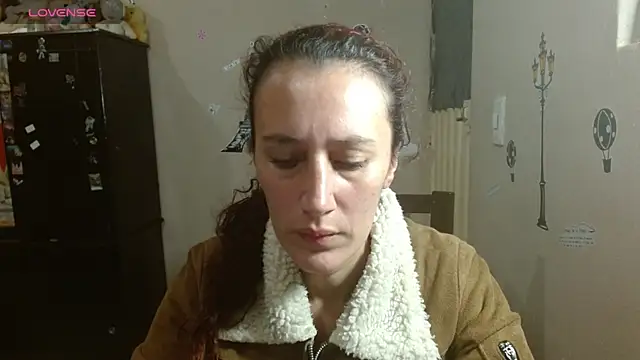 Snapshot of CASSANDRA_BROWN chatting on December 2025 06:46:02 PM CASSANDRA BROWN online show from December 2025 06:46:02 PM