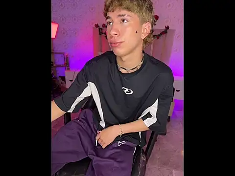 kaelwolf tay online show from April 2026 11:35:01 AM