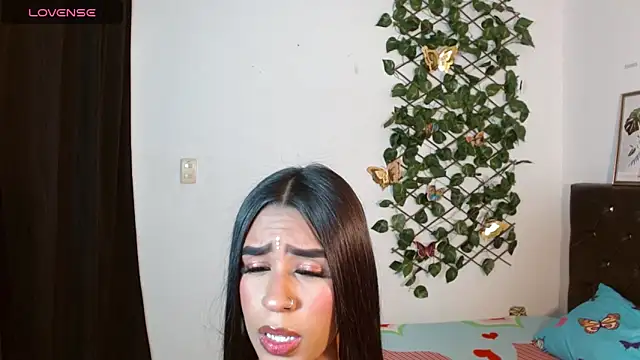 Ameliejoness  online show from December 2025 08:18:02 PM