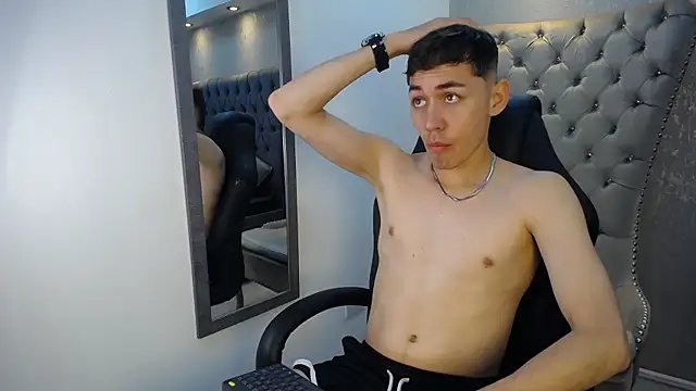 LoganFoster  online show from December 2025 08:49:02 PM