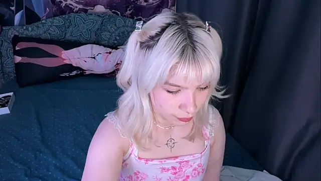 LolaDollyMur online show from December 2025 07:07:01 PM