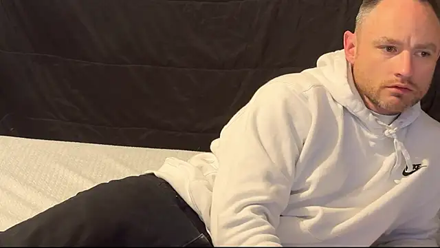 famous1tad online show from April 2026 10:10:01 AM