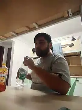 Snapshot of Koma001 chatting on November 2025 09:34:01 AM Koma001 online show from November 2025 09:34:01 AM