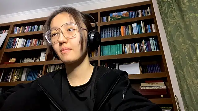 LinaClous online show from February 2026 02:15:02 PM