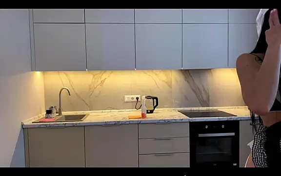 stellaqt online show from November 2025 07:52:02 AM