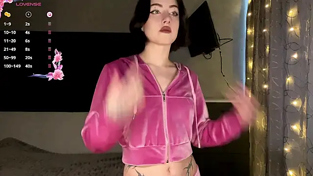 Meowluly online show from February 2026 11:42:02 PM