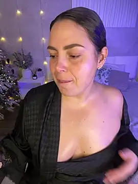 Amalia Lia  online show from December 2025 06:24:02 PM