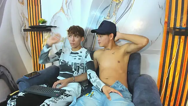 Snapshot of Alex_LatinBoy18 chatting on December 2025 12:10:01 PM Alex LatinBoy18 online show from December 2025 12:10:01 PM