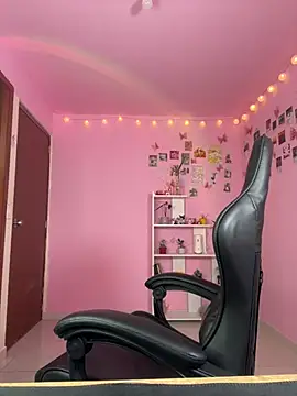 Davne  online show from February 2026 07:56:02 PM