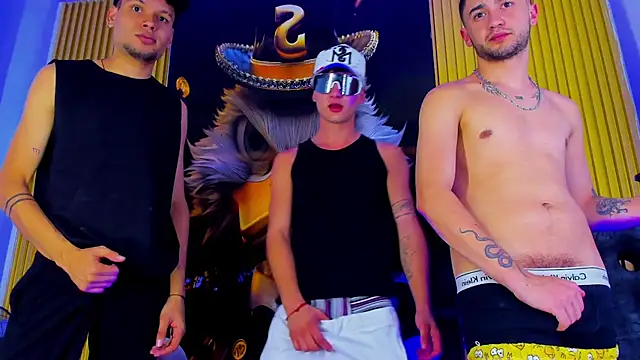 Snapshot of Thegolden_boys chatting on November 2025 05:21:01 AM Thegolden boys online show from November 2025 05:21:01 AM