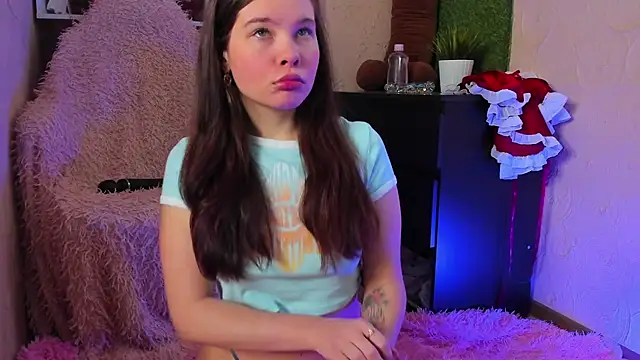 Snapshot of amelialy chatting on December 2025 07:46:02 AM amelialy online show from December 2025 07:46:02 AM