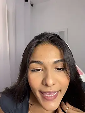 Snapshot of Laurapocahontas chatting on December 2025 07:30:02 PM Laurapocahontas online show from December 2025 07:30:02 PM