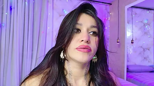 Snapshot of abby_saenz_2025 chatting on November 2025 08:42:02 PM abby saenz 2025 online show from November 2025 08:42:02 PM