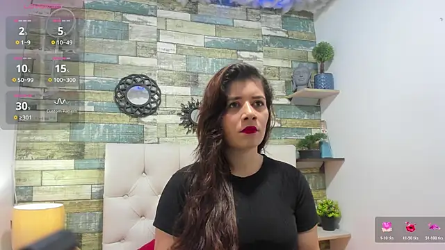 Snapshot of EmilyCambell chatting on December 2025 07:41:01 PM EmilyCambell online show from December 2025 07:41:01 PM