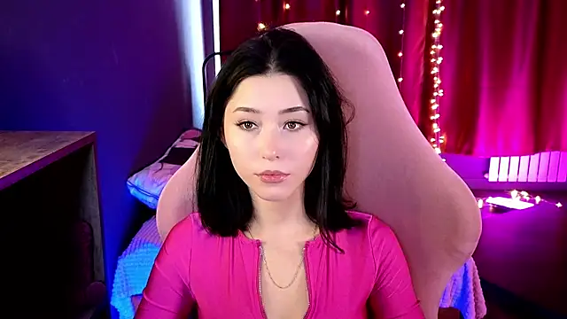 Snapshot of RedMidnight chatting on May 2026 10:45:02 AM RedMidnight online show from May 2026 10:45:02 AM