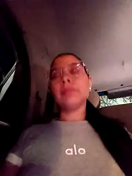 Snapshot of KarelysAC chatting on November 2025 12:44:02 AM KarelysAC online show from November 2025 12:44:02 AM