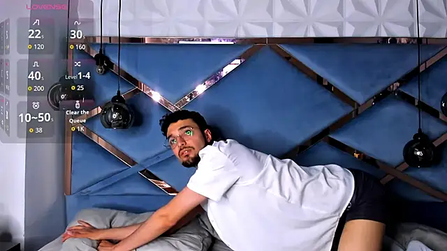 Snapshot of JonnyGreey chatting on December 2025 07:19:02 PM JonnyGreey online show from December 2025 07:19:02 PM