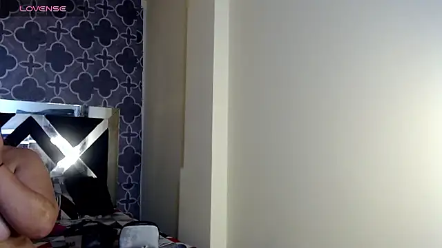 AdeleCruzz online show from January 2026 10:48:02 PM