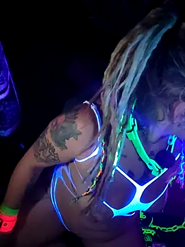 Horny hippie online show from November 2025 12:16:02 AM