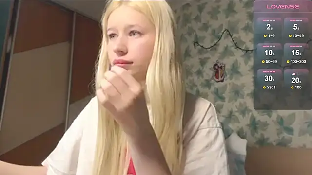 Snapshot of Barbie_Blondie chatting on March 2026 05:39:01 PM Barbie Blondie online show from March 2026 05:39:01 PM